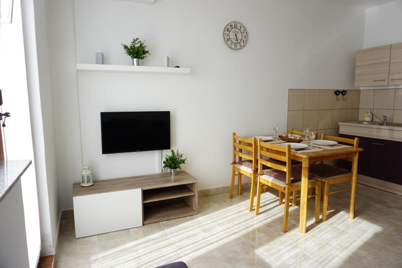 Apartment Jelena 法扎纳 外观 照片